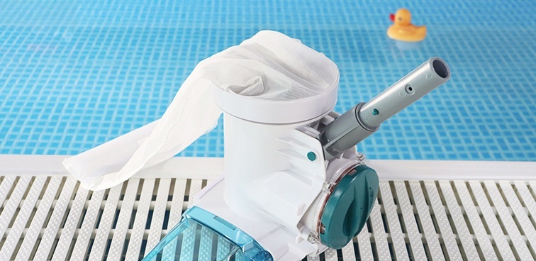 PC18 Pool Vacuum for Above Ground Pool with Telescopic Pole - Running time - Handheld Design